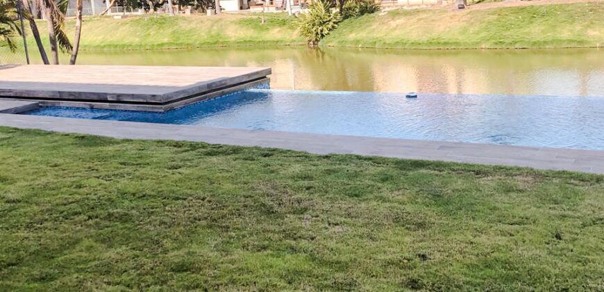 Moderna Casa en Venta, Vía a Samborondón Km. 8