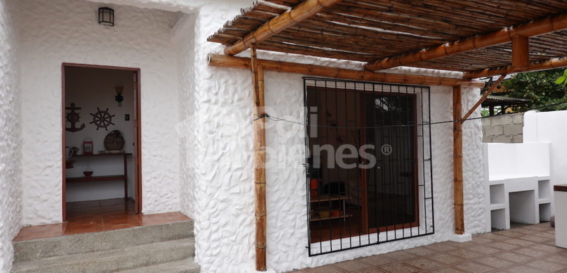 En Venta / Ayangue casa al pie del Mar