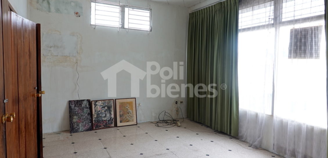 Venta de Casa Moderna en Urdesa Central