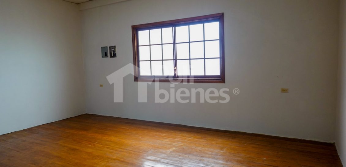 Vendo Casa  Tipo Hostal al pie del Mar en Chanduy con 9 habitaciones