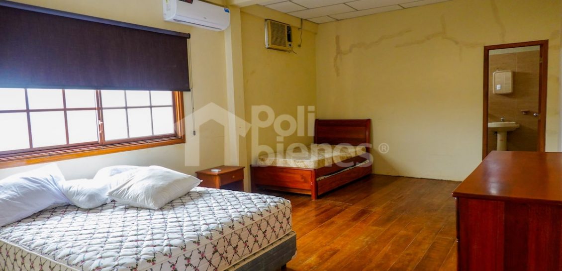 Vendo Casa  Tipo Hostal al pie del Mar en Chanduy con 9 habitaciones