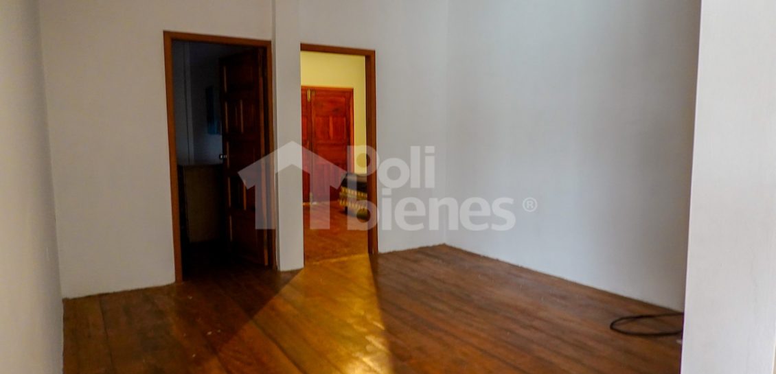 Vendo Casa  Tipo Hostal al pie del Mar en Chanduy con 9 habitaciones