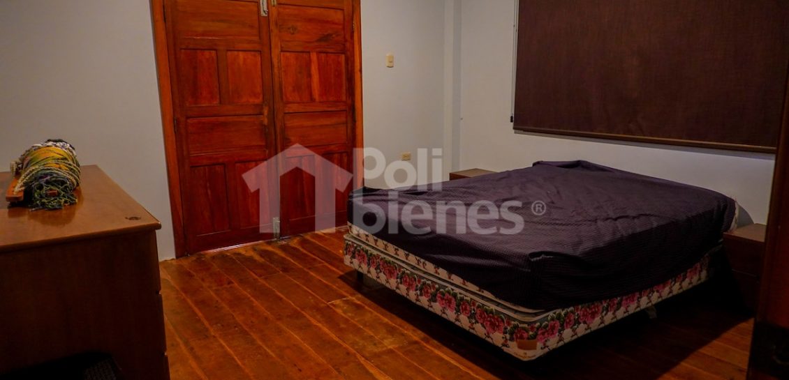 Vendo Casa  Tipo Hostal al pie del Mar en Chanduy con 9 habitaciones