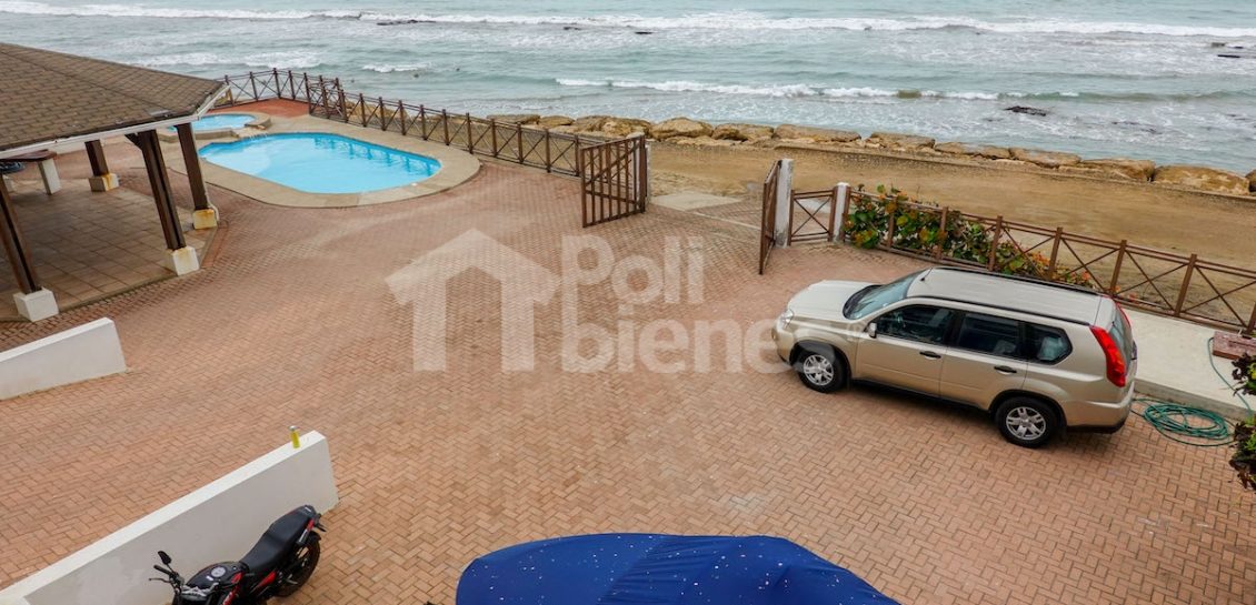 Vendo Casa  Tipo Hostal al pie del Mar en Chanduy con 9 habitaciones