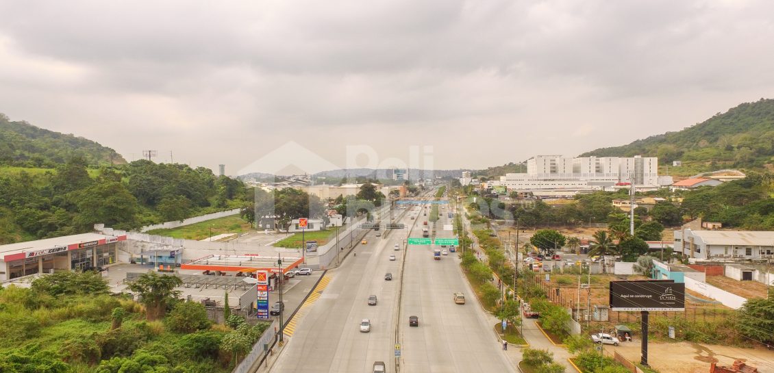 Terreno comercial de 10.921 m2  – Av. del Bombero