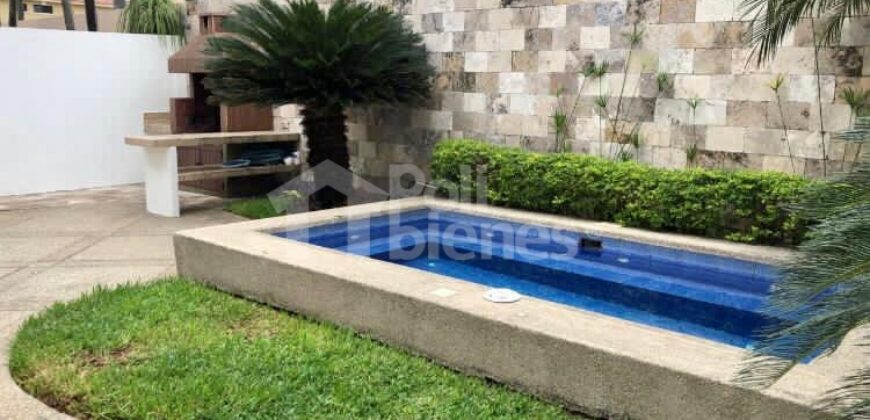 VENDO SAMBORONDON VILLA 4 DORMITORIOS CON MUY BUEN GUSTO