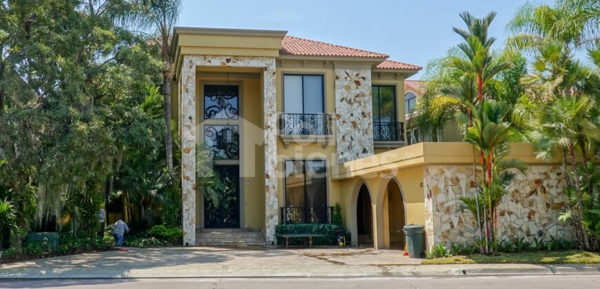 En venta casa de Lujo, Vía a Samborondón, Km, 6.5