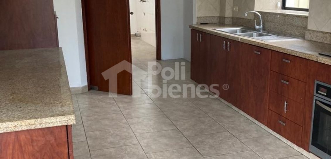 🌟Alquilo amplia y cómoda casa en Samborondón km 8,5 . – Disponibilidad Inmediata