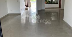 🌟Alquilo amplia y cómoda casa en Samborondón km 8,5 . – Disponibilidad Inmediata