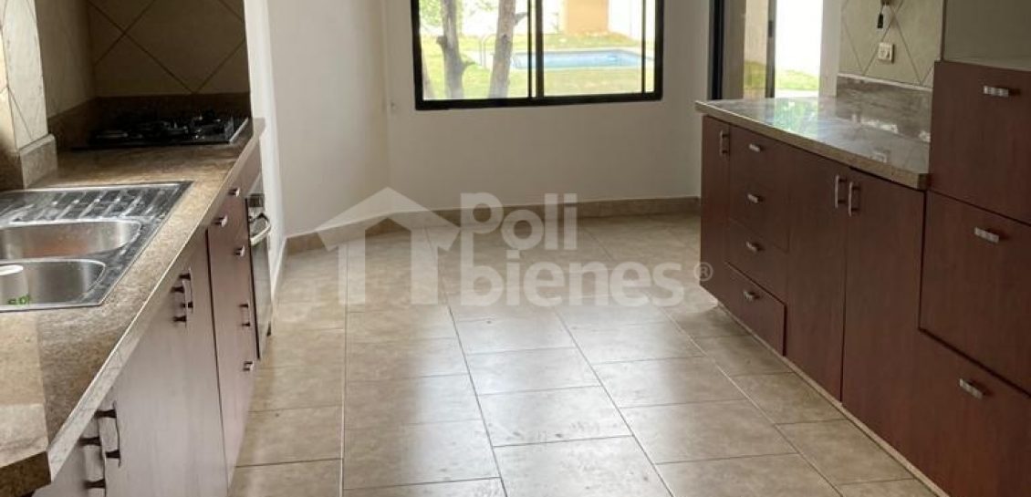 🌟Alquilo amplia y cómoda casa en Samborondón km 8,5 . – Disponibilidad Inmediata