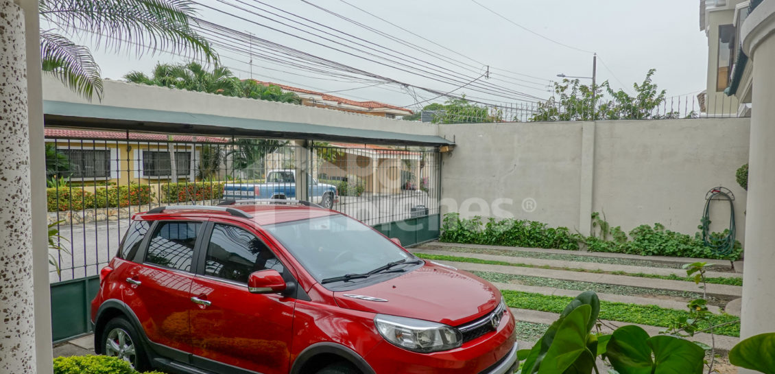 Vendo casa en Tornero del rio 5 habitaciones más suite independiente.