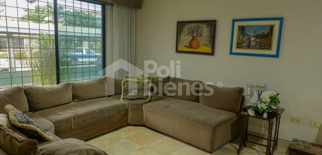 Vendo casa en Tornero del rio 5 habitaciones más suite independiente.