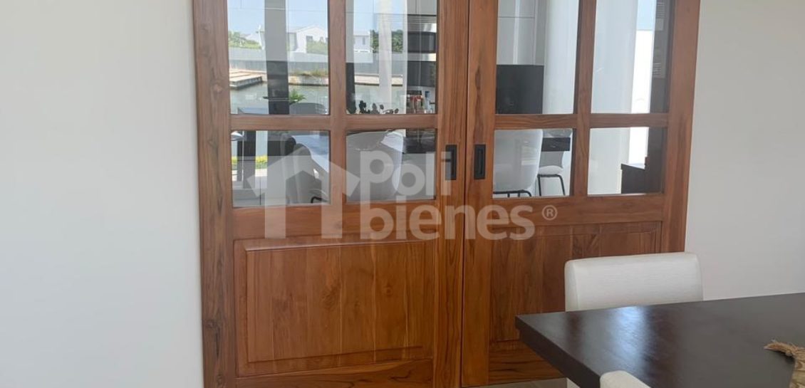 Vendo modernisima casa al lago en uno de los mejores sectores, Aires del Batan