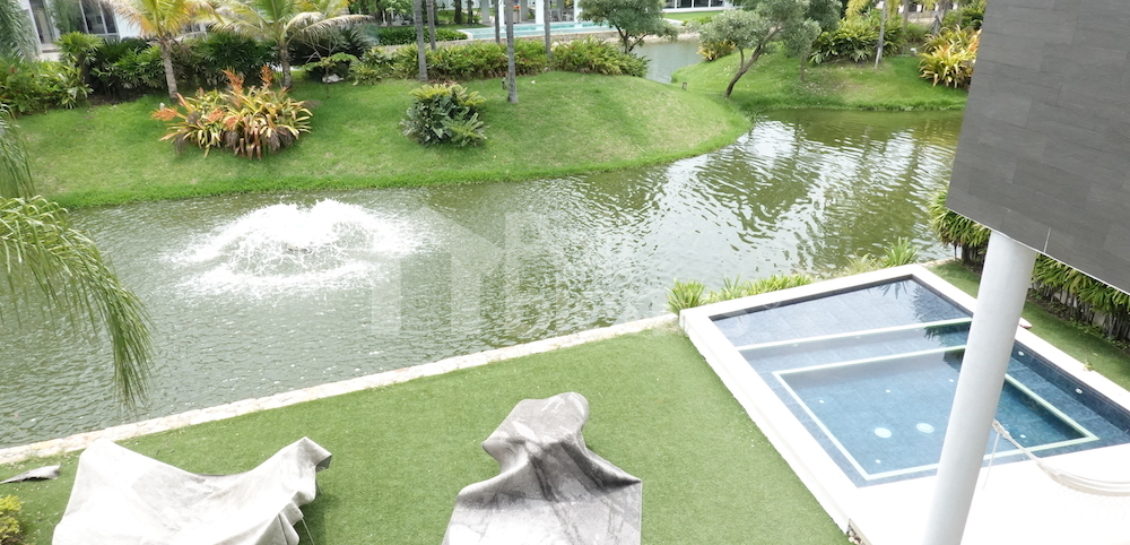 Hermosa casa de diseño en Isla Mocolí