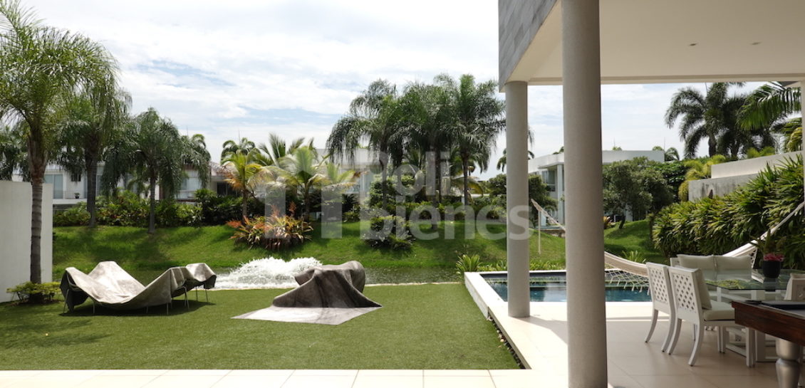 Hermosa casa de diseño en Isla Mocolí