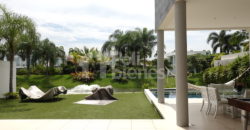 Hermosa casa de diseño en Isla Mocolí