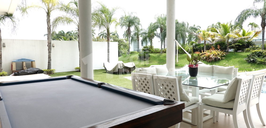 Hermosa casa de diseño en Isla Mocolí