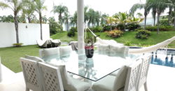 Hermosa casa de diseño en Isla Mocolí