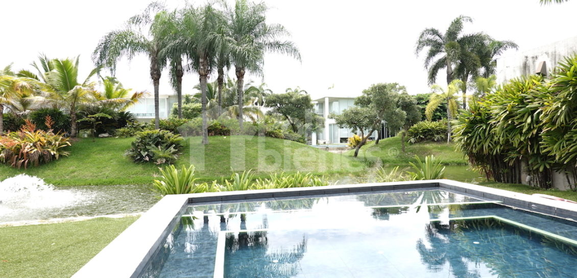Hermosa casa de diseño en Isla Mocolí