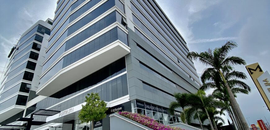 En venta oficina de estreno en edificio Platinum