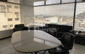 VENDO OFICINA DE 250 MTS EN PRIVILEGIADO SECTOR CENTRICO DE GUAYAQUIL