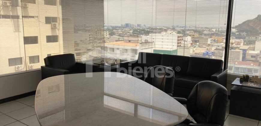 VENDO OFICINA DE 250 MTS EN PRIVILEGIADO SECTOR CENTRICO DE GUAYAQUIL