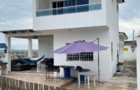 CASA EN VENTA EN PUNTA BLANCA