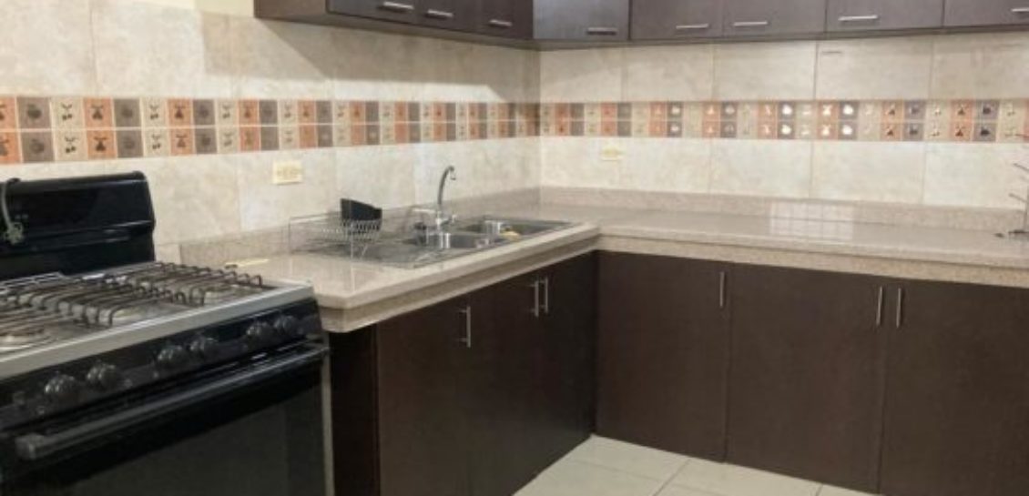 EN VENTA LINDO DEPARTAMENTO PLANTA BAJA EN URDESA