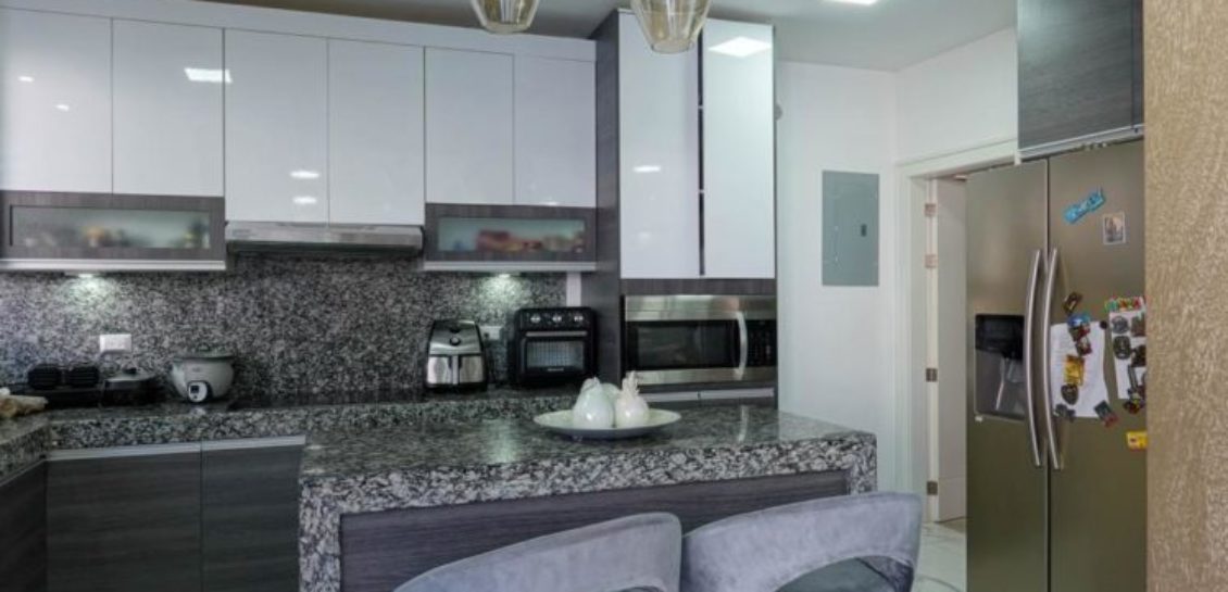 Ciudad Celeste, La Arboletta, Casa de Venta Estilo Moderno.