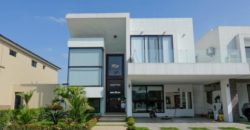 Ciudad Celeste, La Arboletta, Casa de Venta Estilo Moderno.