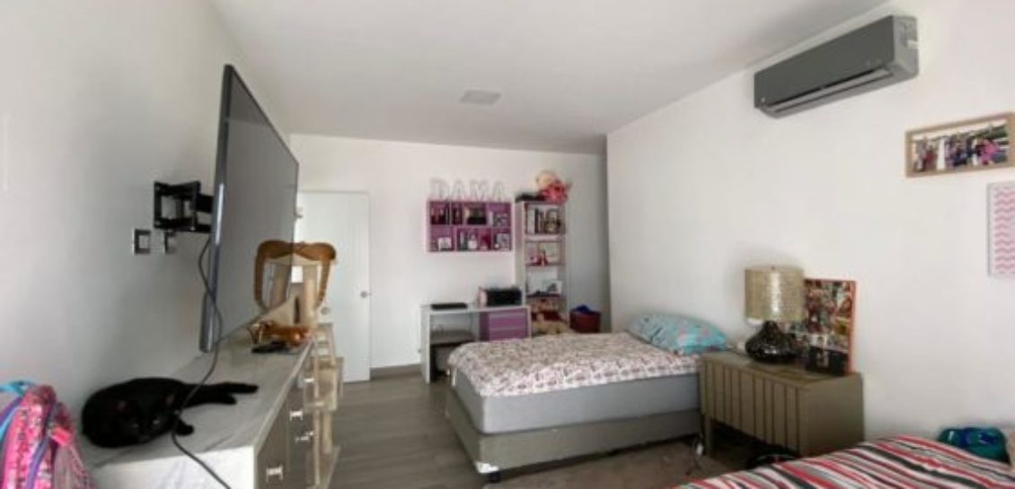 Ciudad Celeste, La Arboletta, Casa de Venta Estilo Moderno.