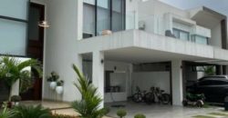 Ciudad Celeste, La Arboletta, Casa de Venta Estilo Moderno.