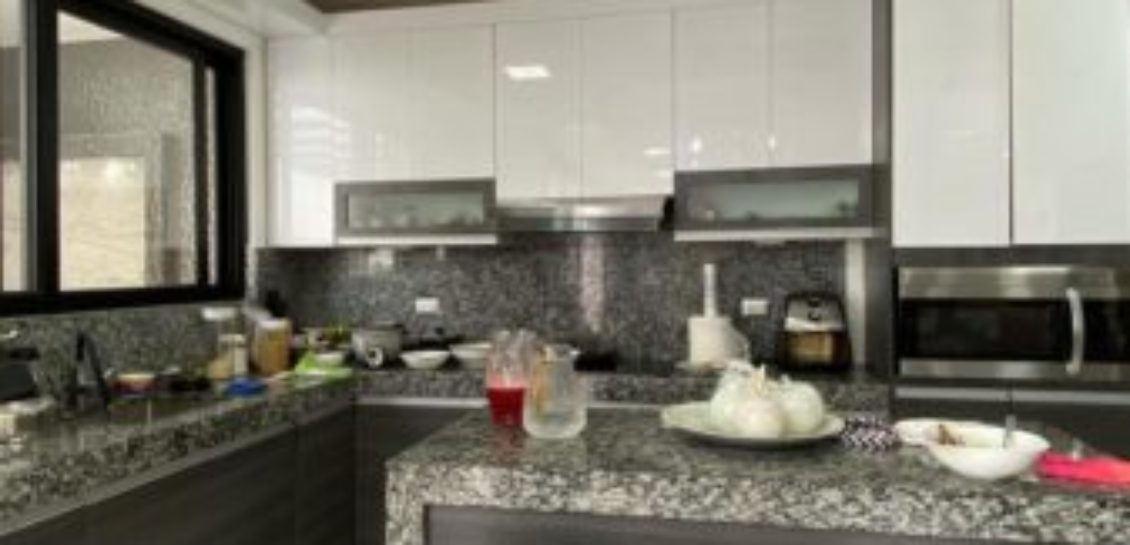 Ciudad Celeste, La Arboletta, Casa de Venta Estilo Moderno.