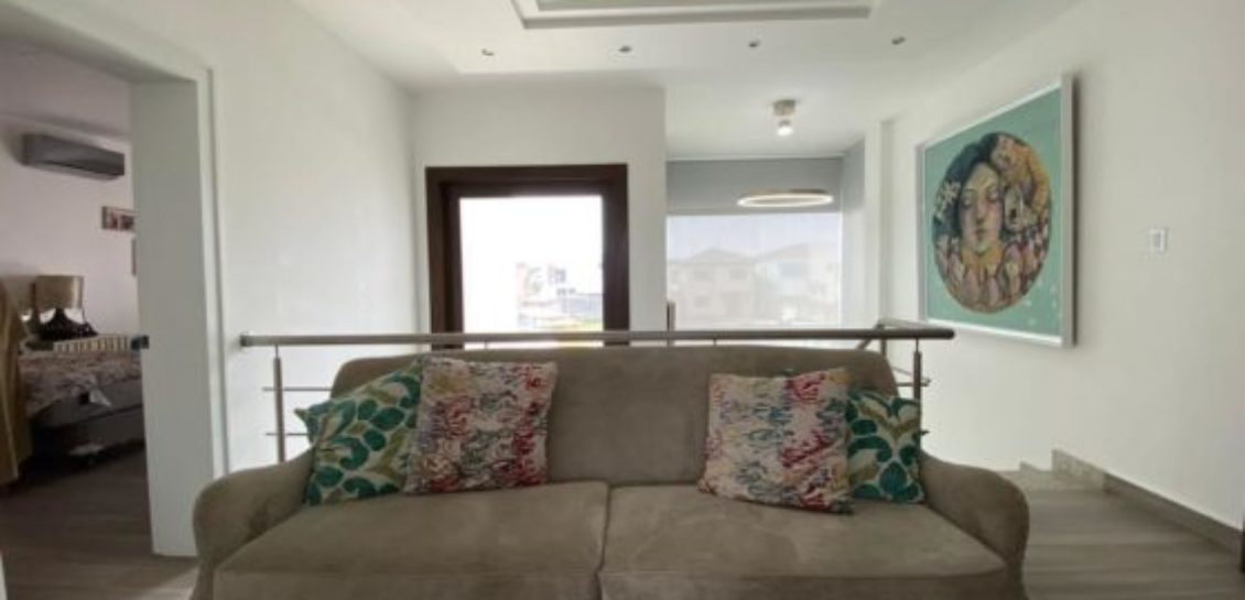 Ciudad Celeste, La Arboletta, Casa de Venta Estilo Moderno.
