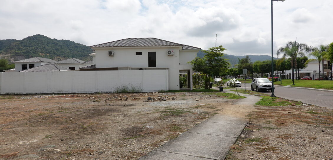 Terreno unifamiliar en Urbanización Punta esmeralda