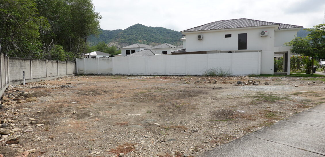 Terreno unifamiliar en Urbanización Punta esmeralda