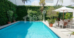 En Venta Elegante Casa en Santa Cecilia