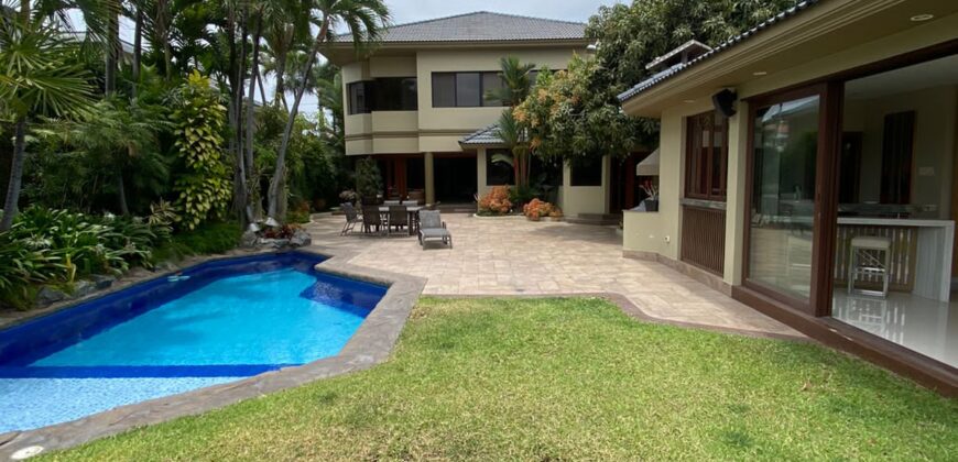 VIVA EN UNA DE LAS MEJORES URBANIZACIONES EN VIA A LA COSTA CON VISTA AL LAGO