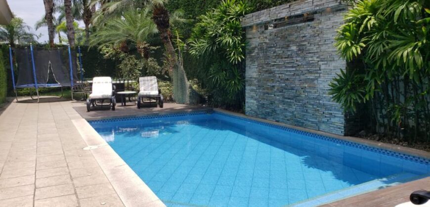 Vendo casa de lujo en Riberas del Batán, Vía a Samborondón