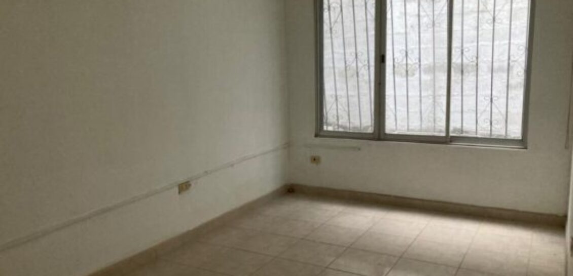 Vendo Cerca del Colegio Alemán Amplio Departamento con Linda Vista