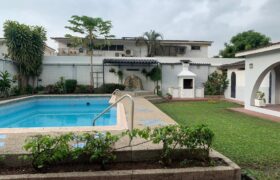 VENDO Amplia casa con piscina y Jacuzzi en Los Ceibos