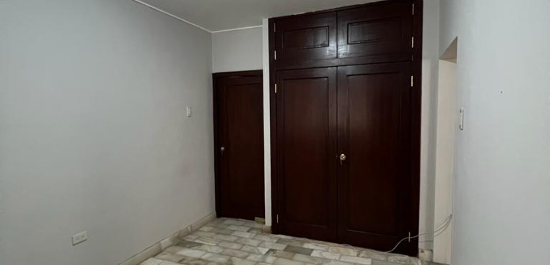 EN VENTA DEPARTAMENTO REMODELADO EN SANTA CECILIA