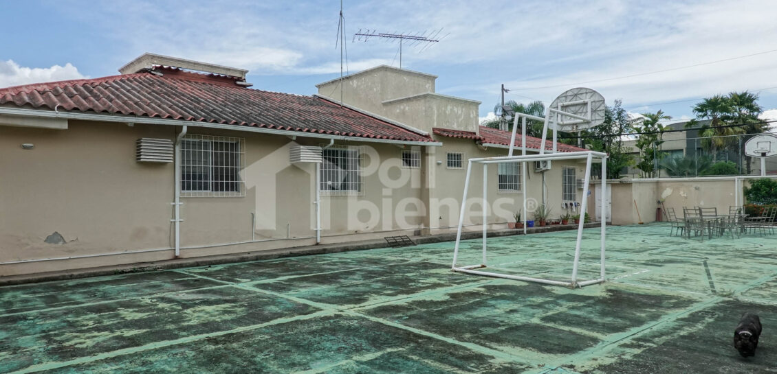 Vendo casa de una planta esquinera en Puerto Azul