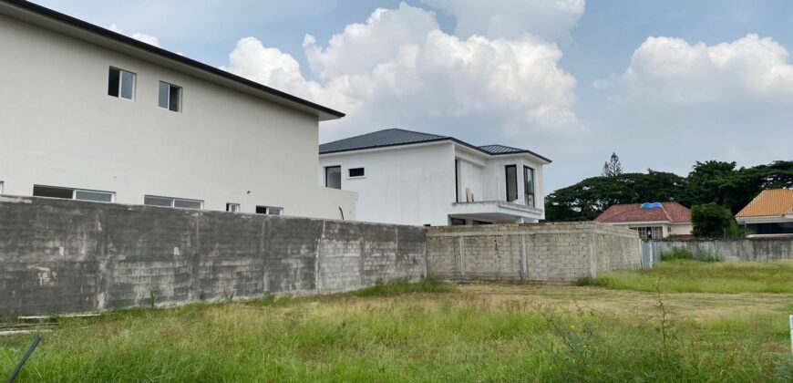 Terreno en venta Km 2.5 vía a Samborondón cerca de la UEES