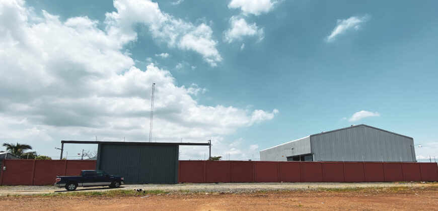 Vía a Samborondón Oportunidad 1655 m2 de Complejo de bodegas privado
