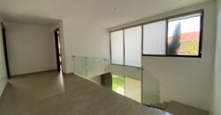 Vendo en Samborondon Km 6 Moderna y Elegante Casa de 3 Dorm.