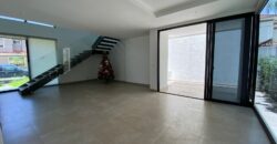 Vendo en Samborondon Km 6 Moderna y Elegante Casa de 3 Dorm.