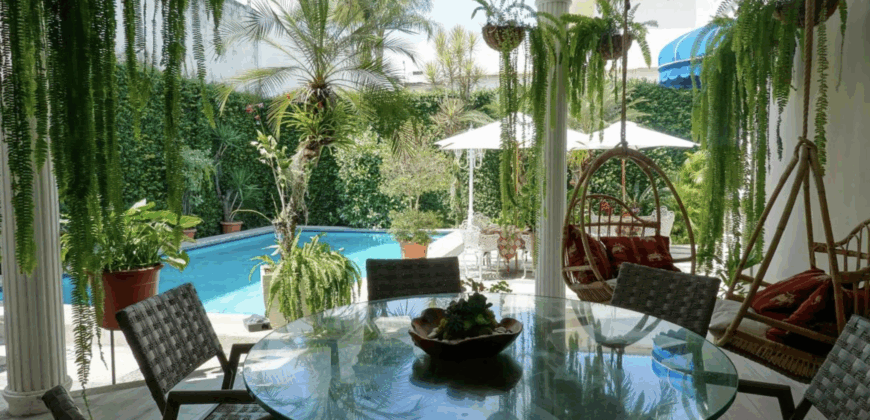 En Venta o Alquiler Elegante Casa en Santa Cecilia