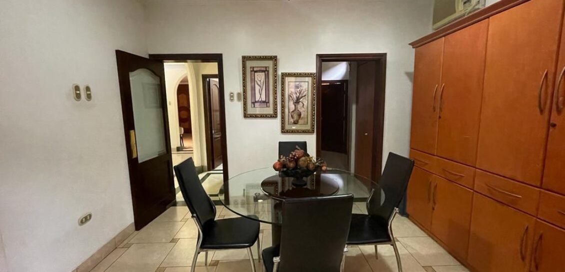 Vendo casa en primeros kms de samborondon  Urbanización exclusiva