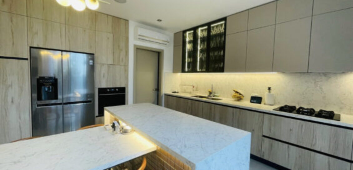 En venta moderna Casa en Urb. Sotileza, via a Samborondon